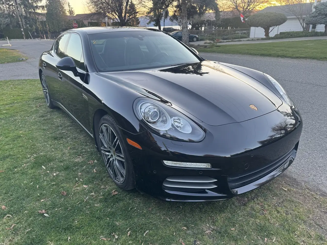 Porsche Panamera снимка Porsche Panamera
