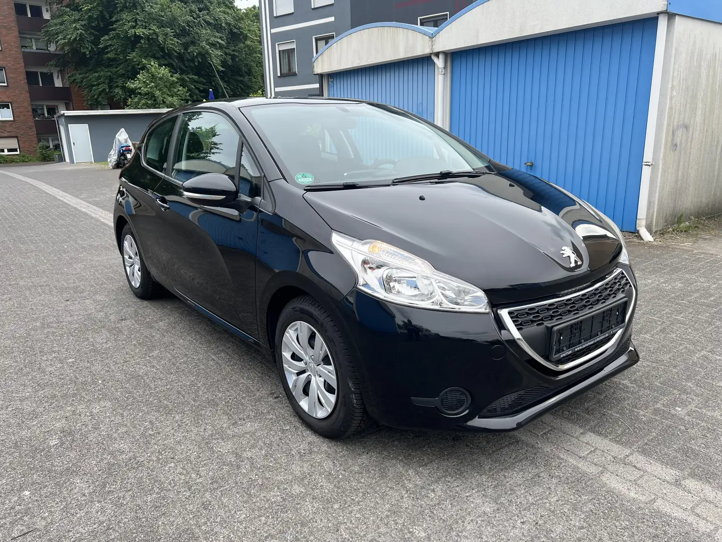Peugeot 208 68 VTI Active Schwarz - 1