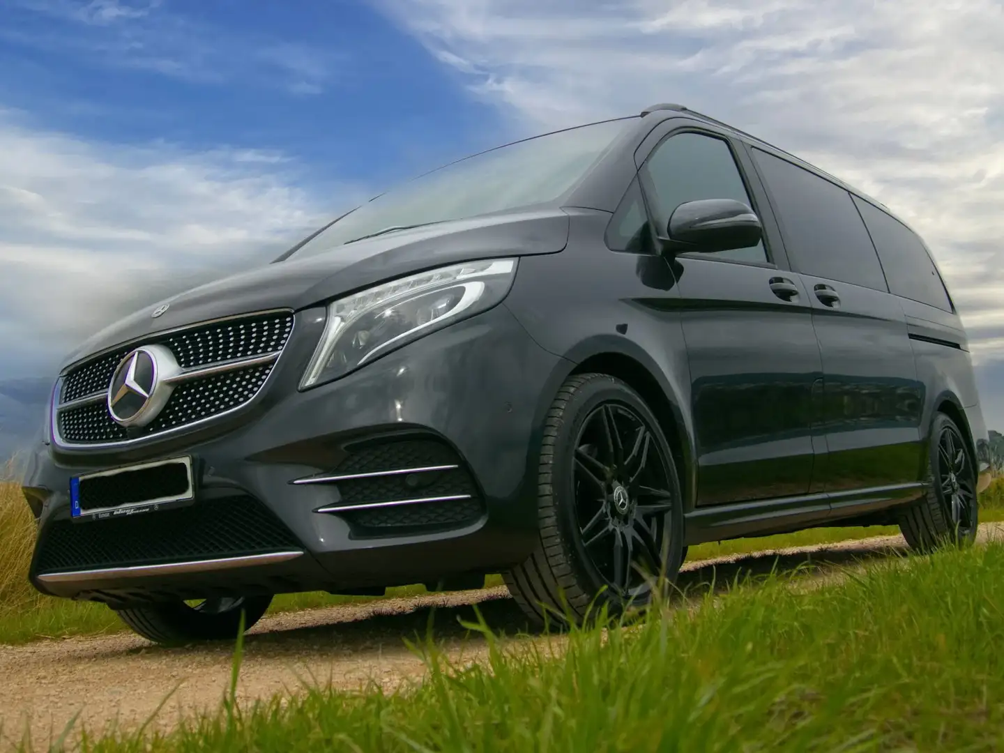 Mercedes-Benz V 220 V 220 d lang 9G-TRONIC Edition AMG-Line Schwarz - 1