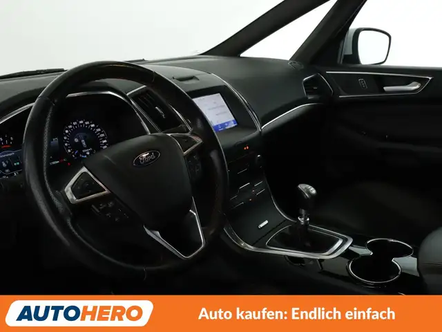 Ford S-Max view 11