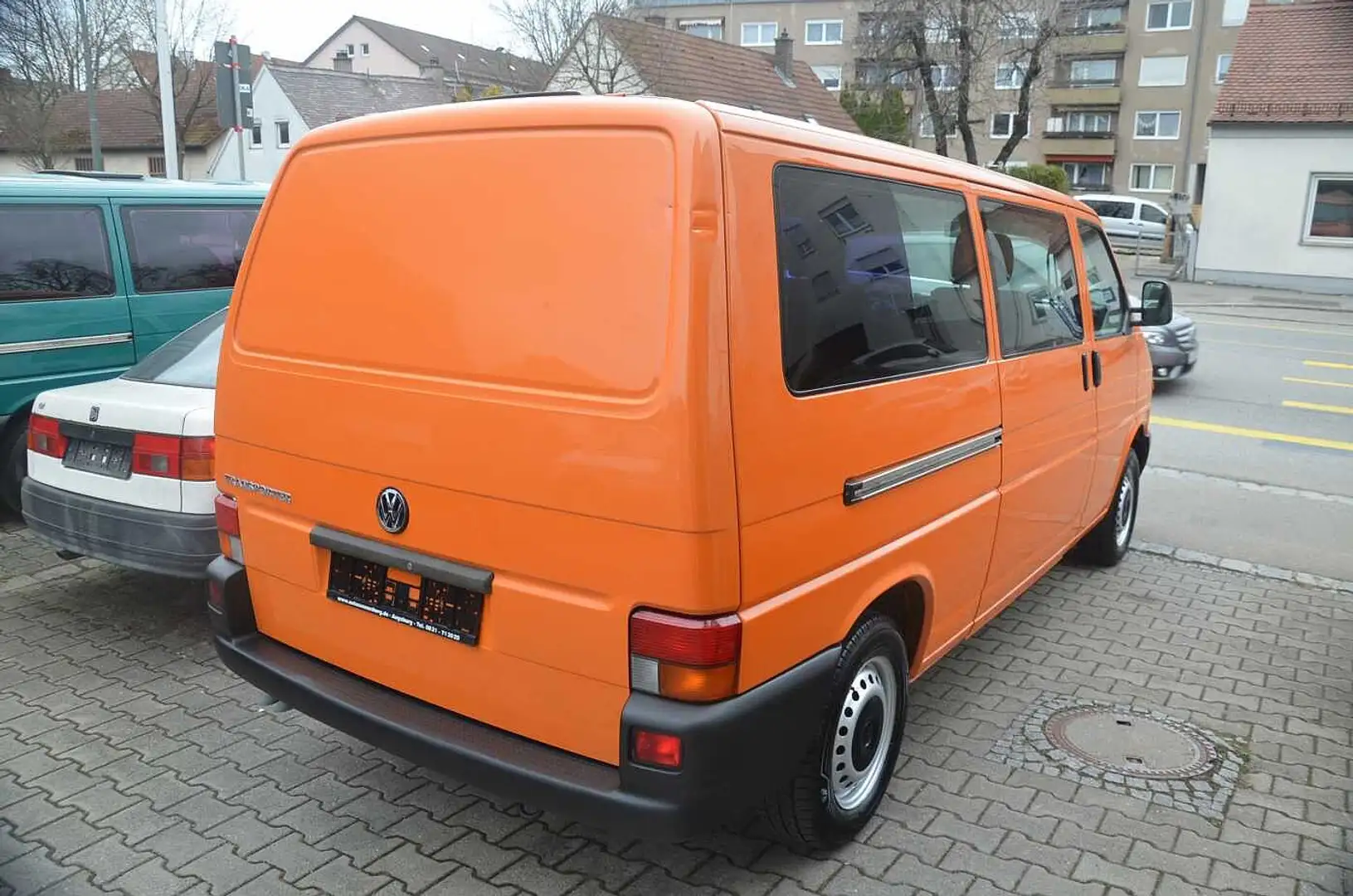 Volkswagen T4 Bus Kombi 2,5TDI, langer Radstand, Naranja - 2