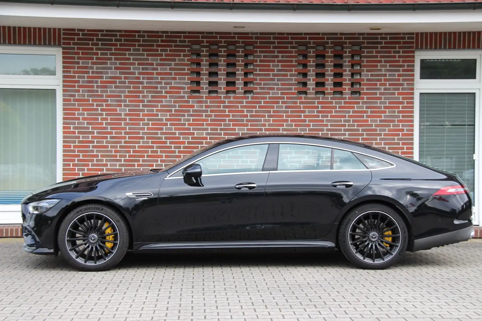 Mercedes-Benz AMG GT 4-trg. 53 4Matic+BURMESTER*DISTRONIC*SOFT Schwarz - 2