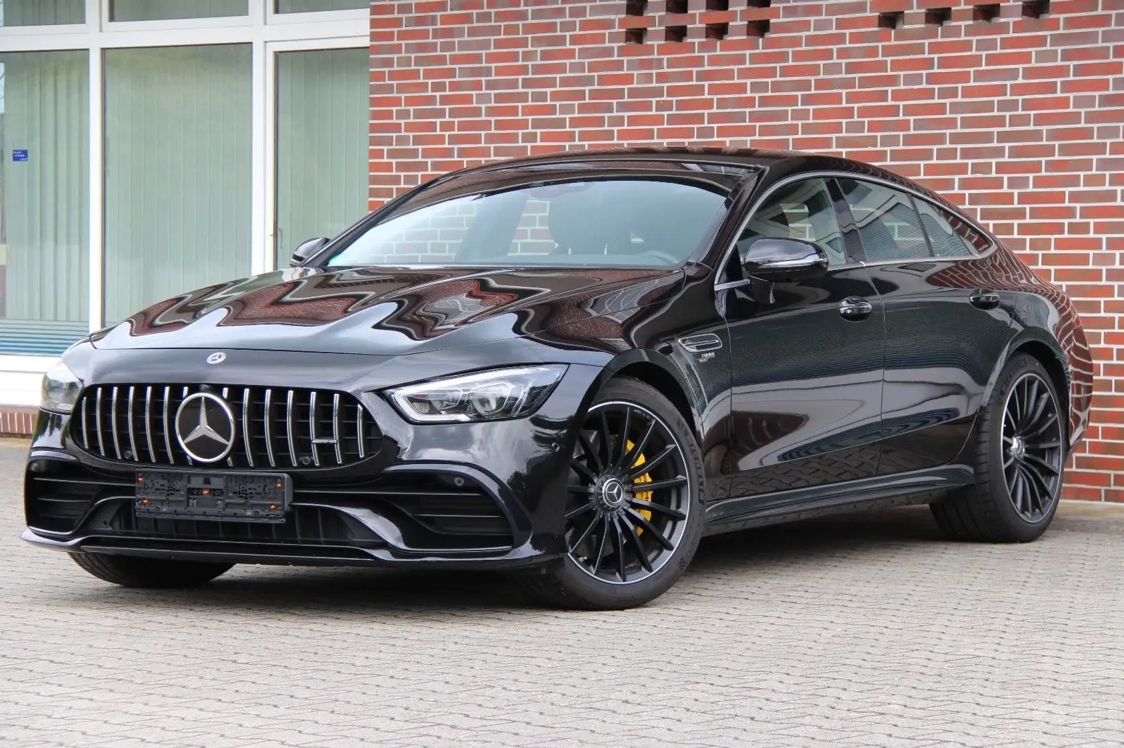 Mercedes-Benz AMG GT 4-trg. 53 4Matic+BURMESTER*DISTRONIC*SOFT Schwarz - 1