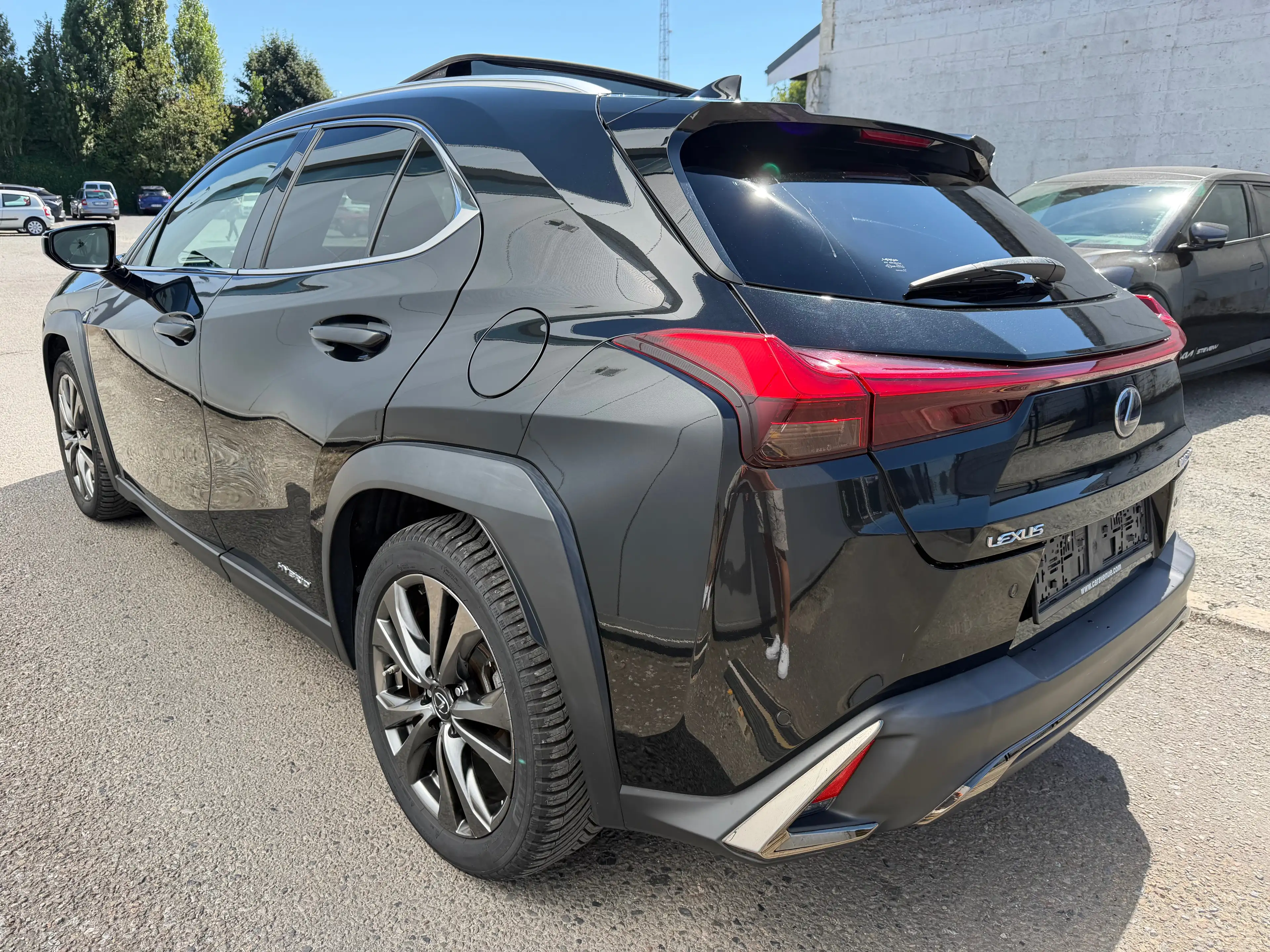 Lexus UX 250h 2.0i AWD HYBRID Sport Line — photo 4