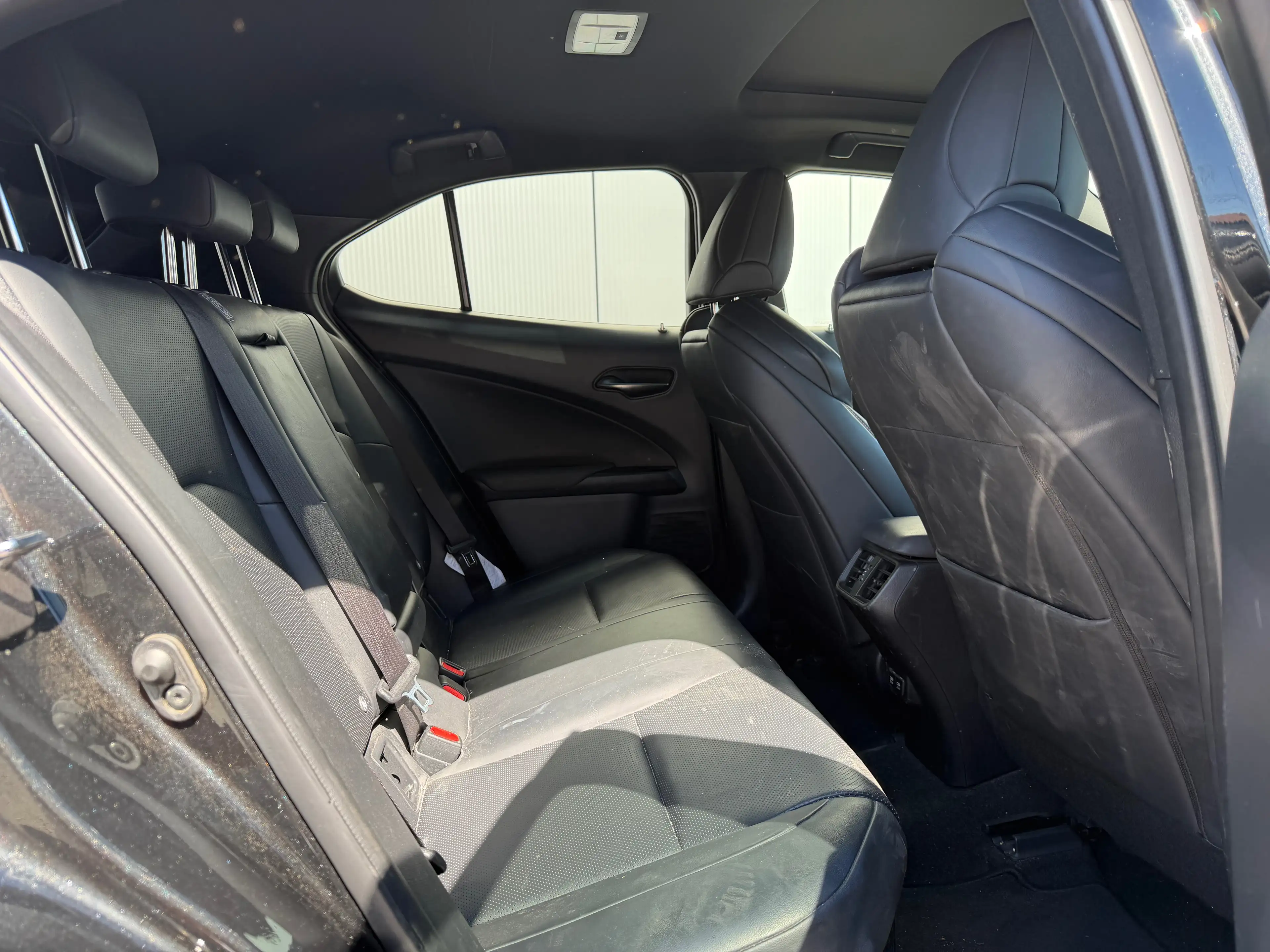 Lexus UX 250h 2.0i AWD HYBRID Sport Line — photo 9