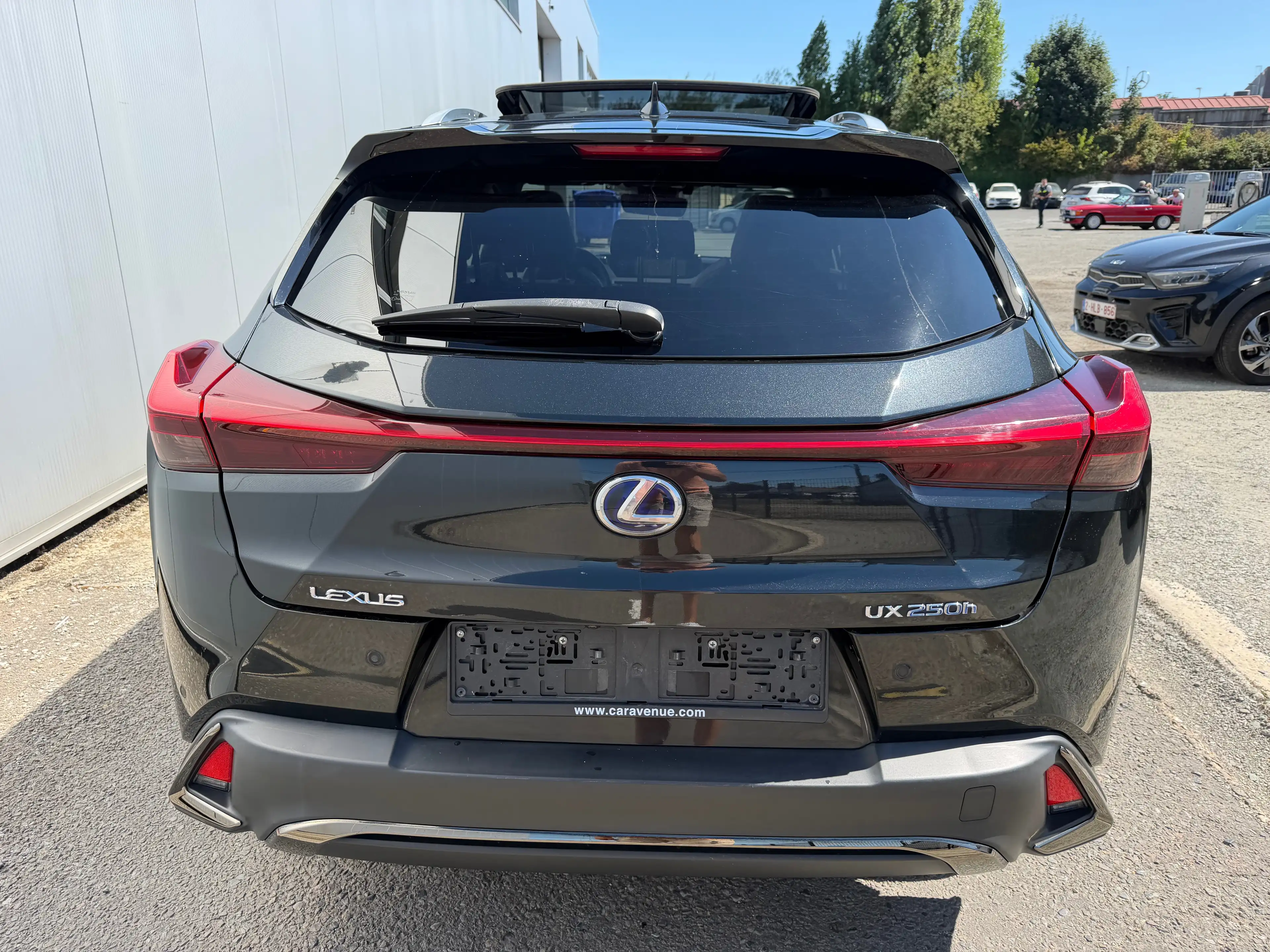 Lexus UX 250h 2.0i AWD HYBRID Sport Line — photo 3