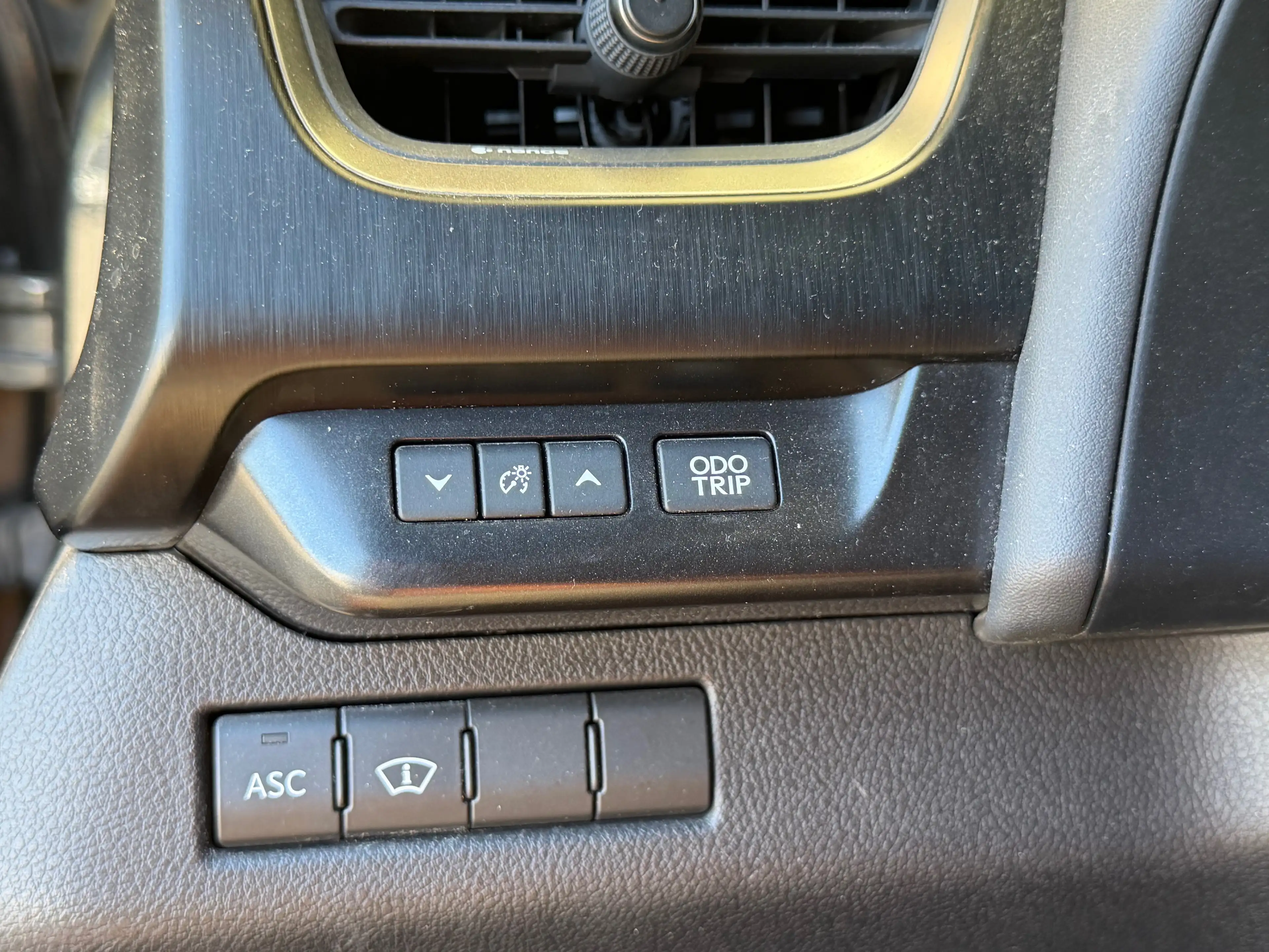 Lexus UX 250h 2.0i AWD HYBRID Sport Line — photo 14