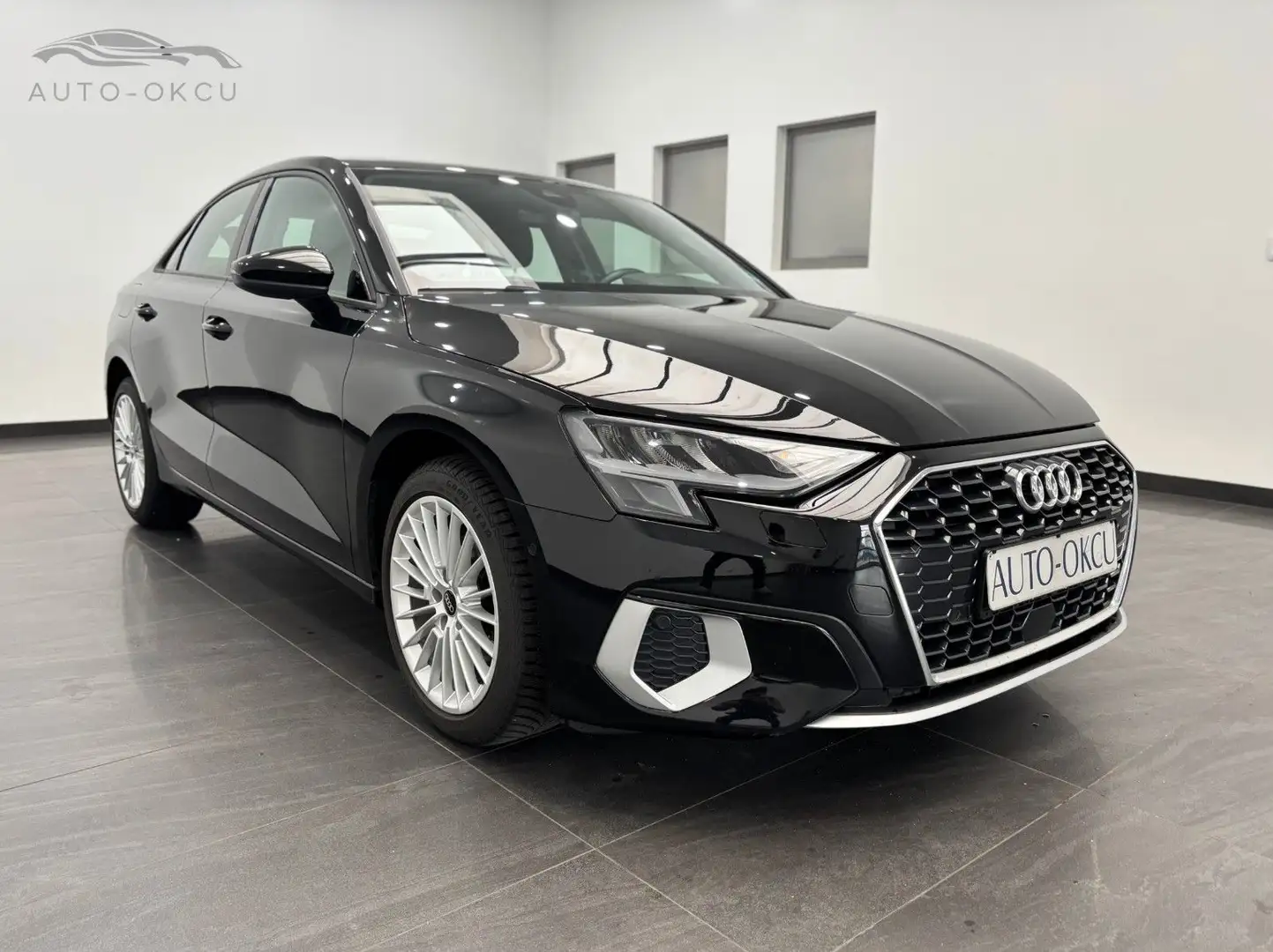 Audi A3 Limo 30 TFSI advanced AUTOMATIK/V-Cockp.NAVI Zwart - 2