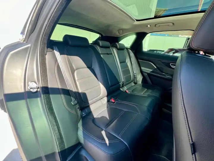 Jaguar F-Pace 2019, foto 13