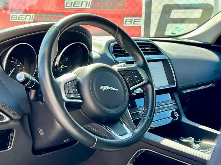 Jaguar F-Pace 2019, foto 10