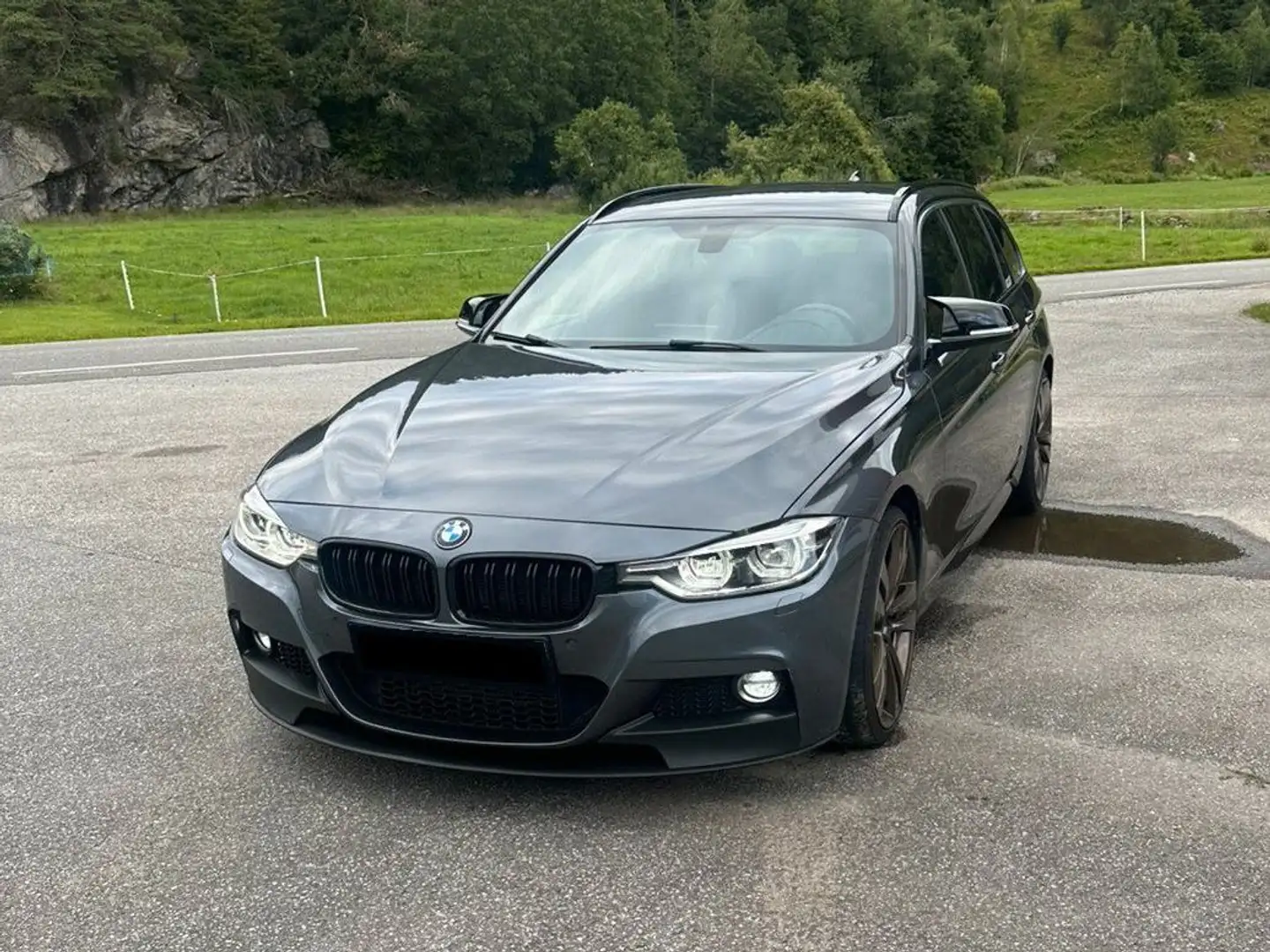 BMW 318 318i Touring Aut. M Sport Gris - 2