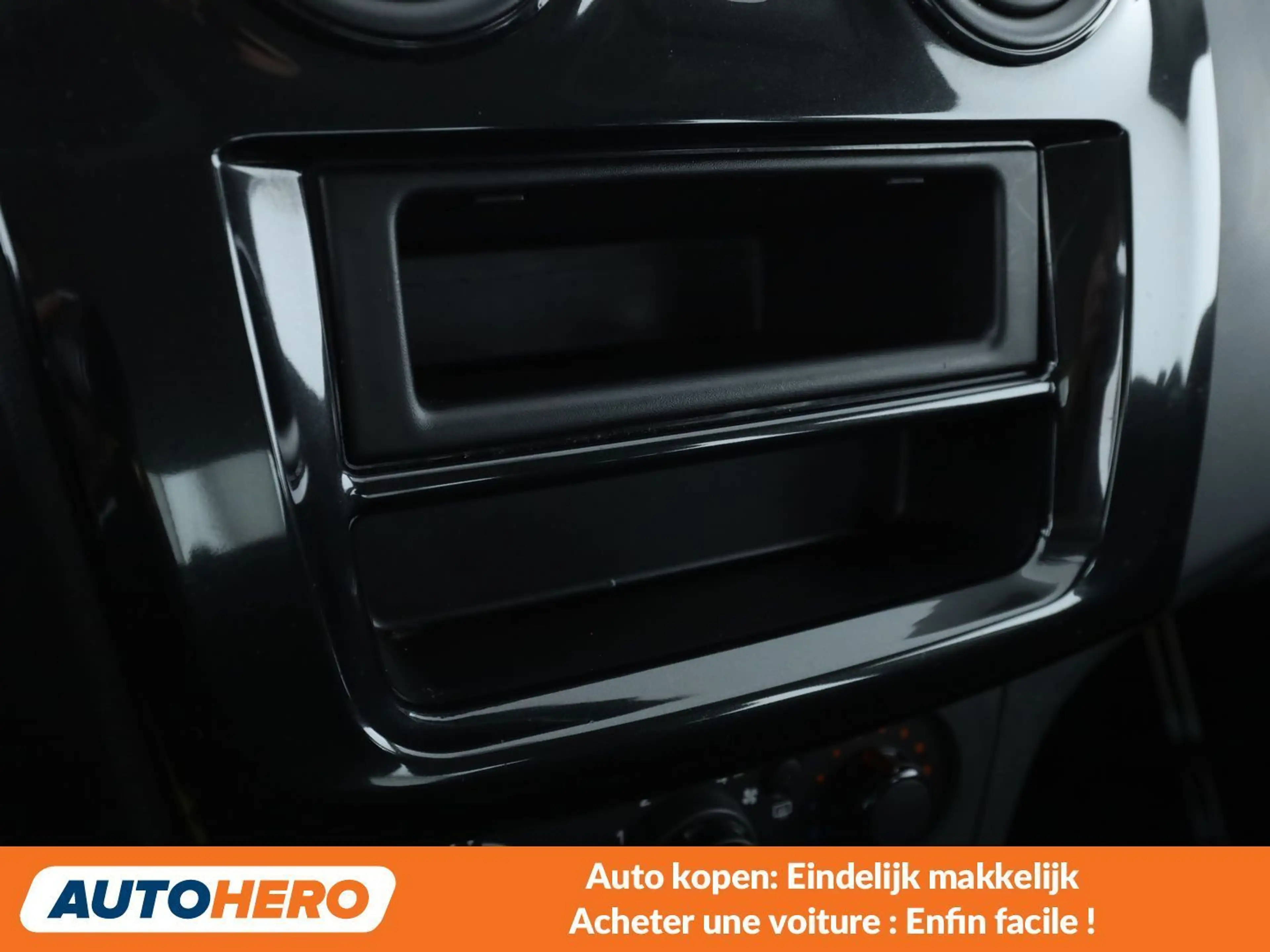 Dacia Logan 1.0 Ambiance — photo 8