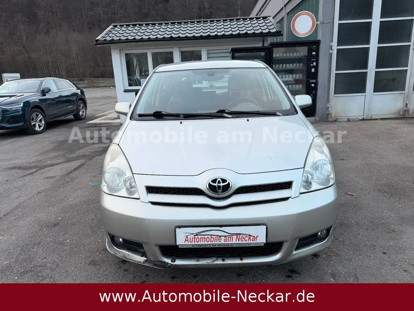 Toyota Corolla Verso 1.8 Sol-7.Sitzer-AHK-Klima-2.Hand- Silber - 2