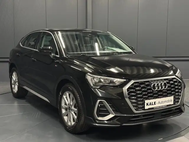 Audi Q3 view 7