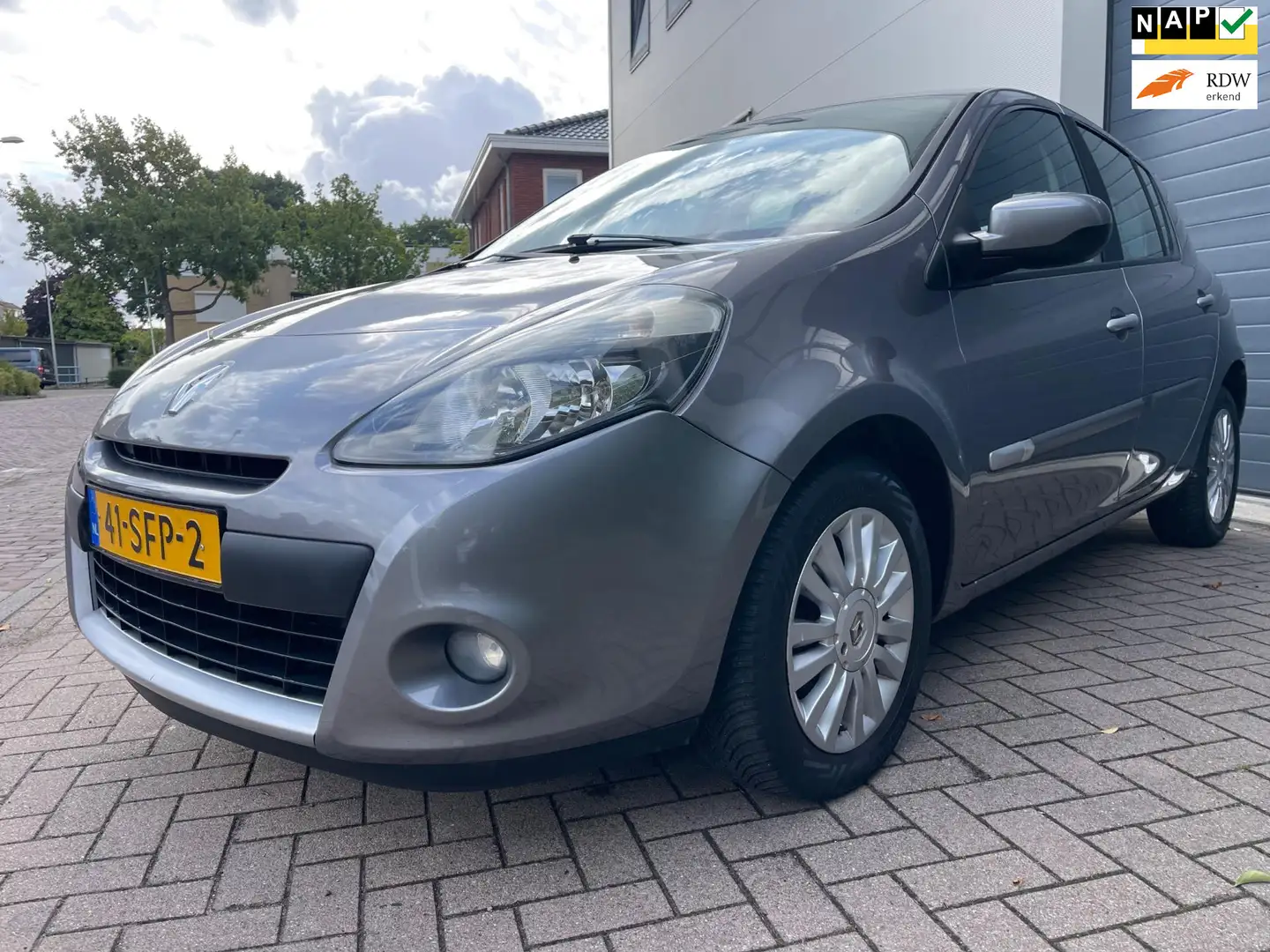 Renault Clio 1.2 Collection/Airco/Cruise-c/1eigenaar/Lmv/Nap Gris - 1