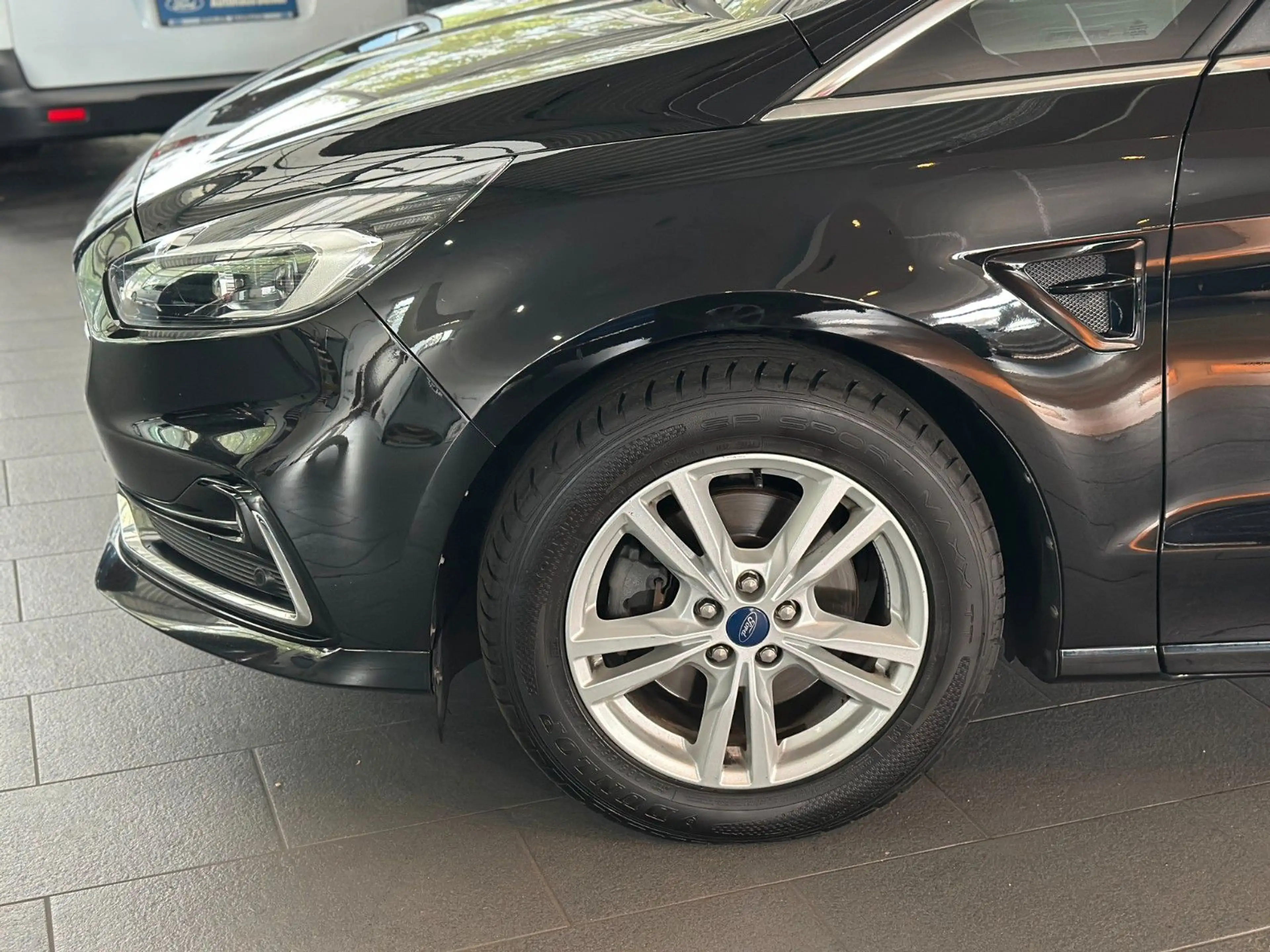 Ford S-Max S-MAX Titanium 2.0 #7-SITZER #AHK #DAB #NAVI #PP — photo 11