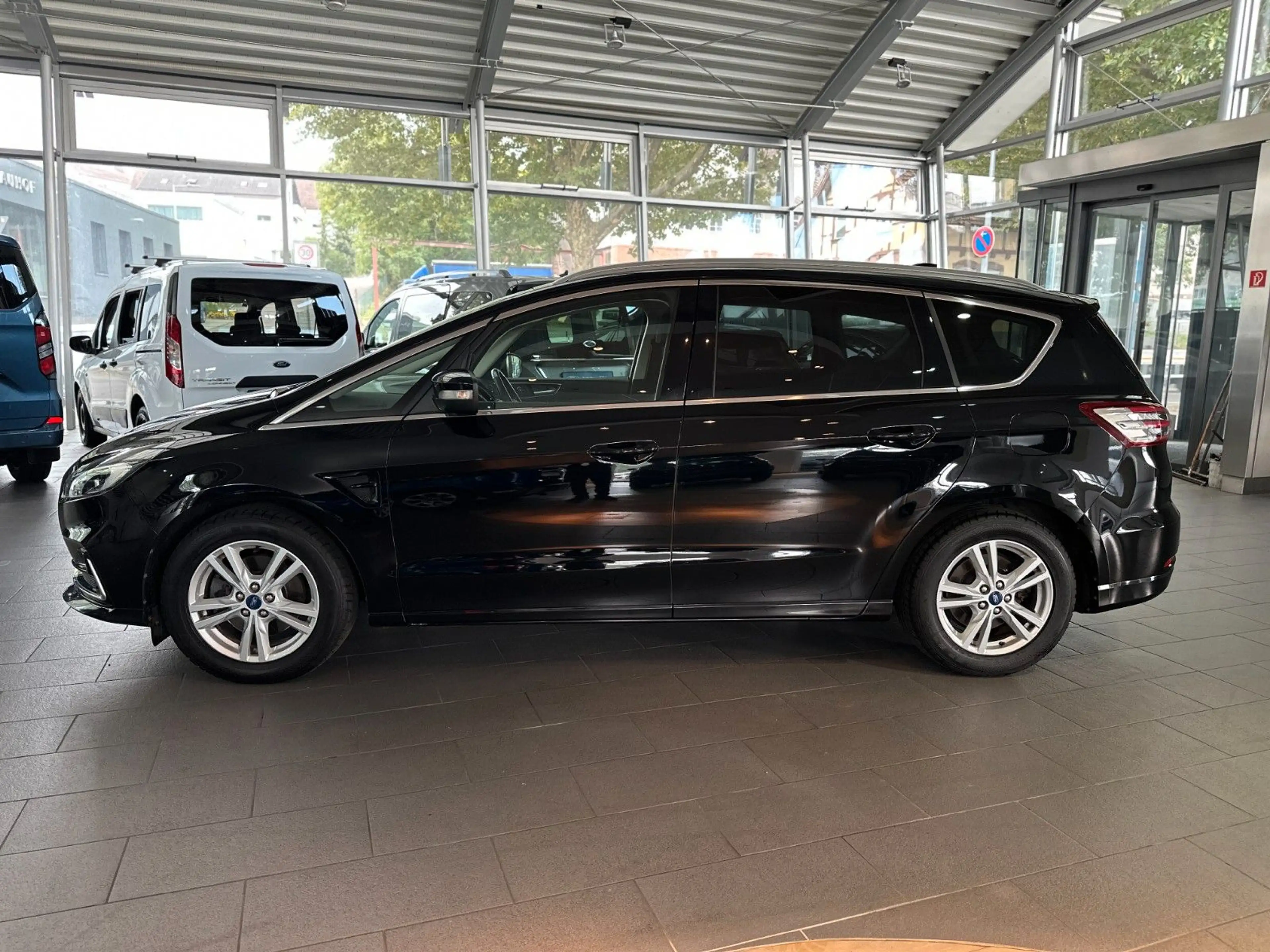 Ford S-Max S-MAX Titanium 2.0 #7-SITZER #AHK #DAB #NAVI #PP — photo 2