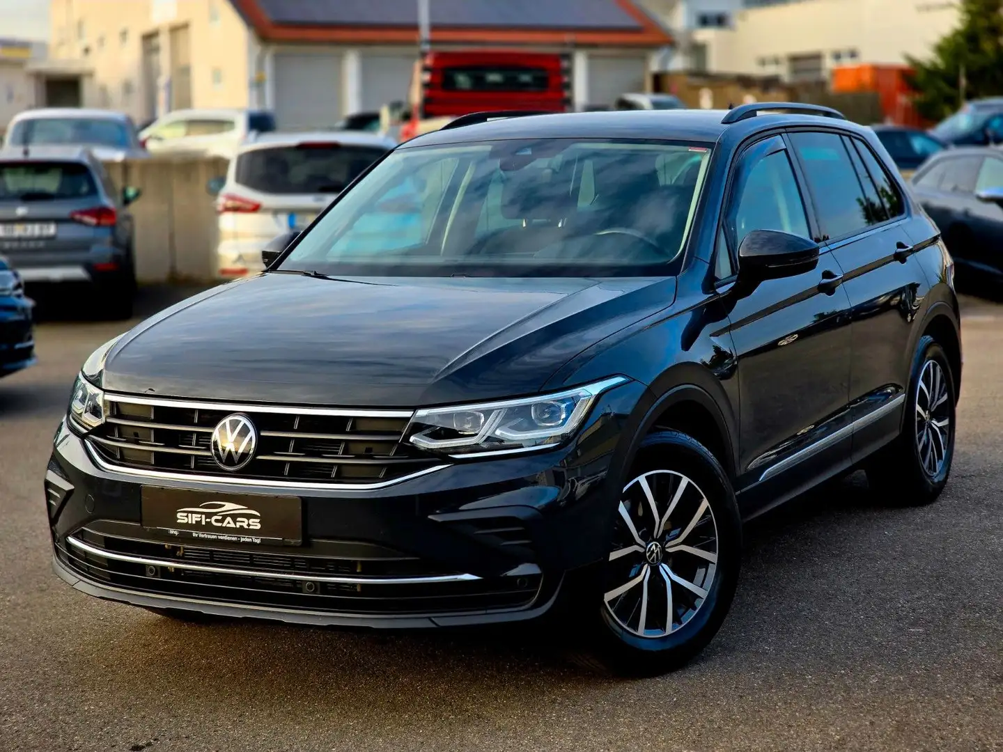 Volkswagen Tiguan 2.0 TDI*LIFE*DSG*MATRIX*KAMERA*AHK*ACC*BC Grau - 1