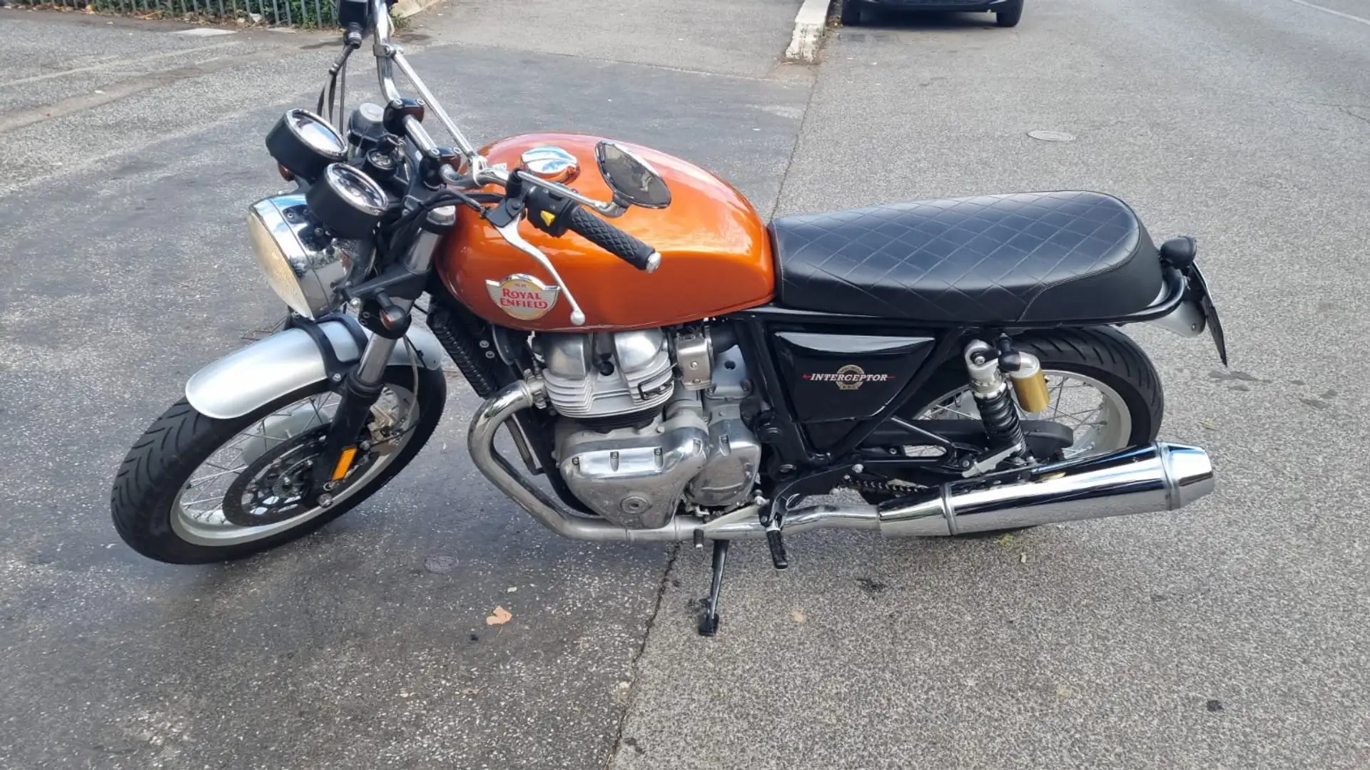 Royal Enfield Interceptor Arancione - 1