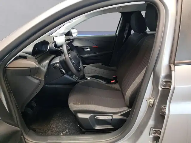Peugeot 208 view 10