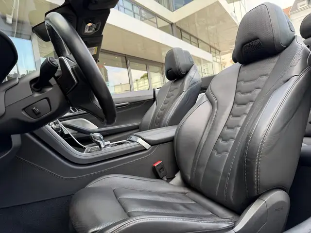 BMW 8 Series view 7