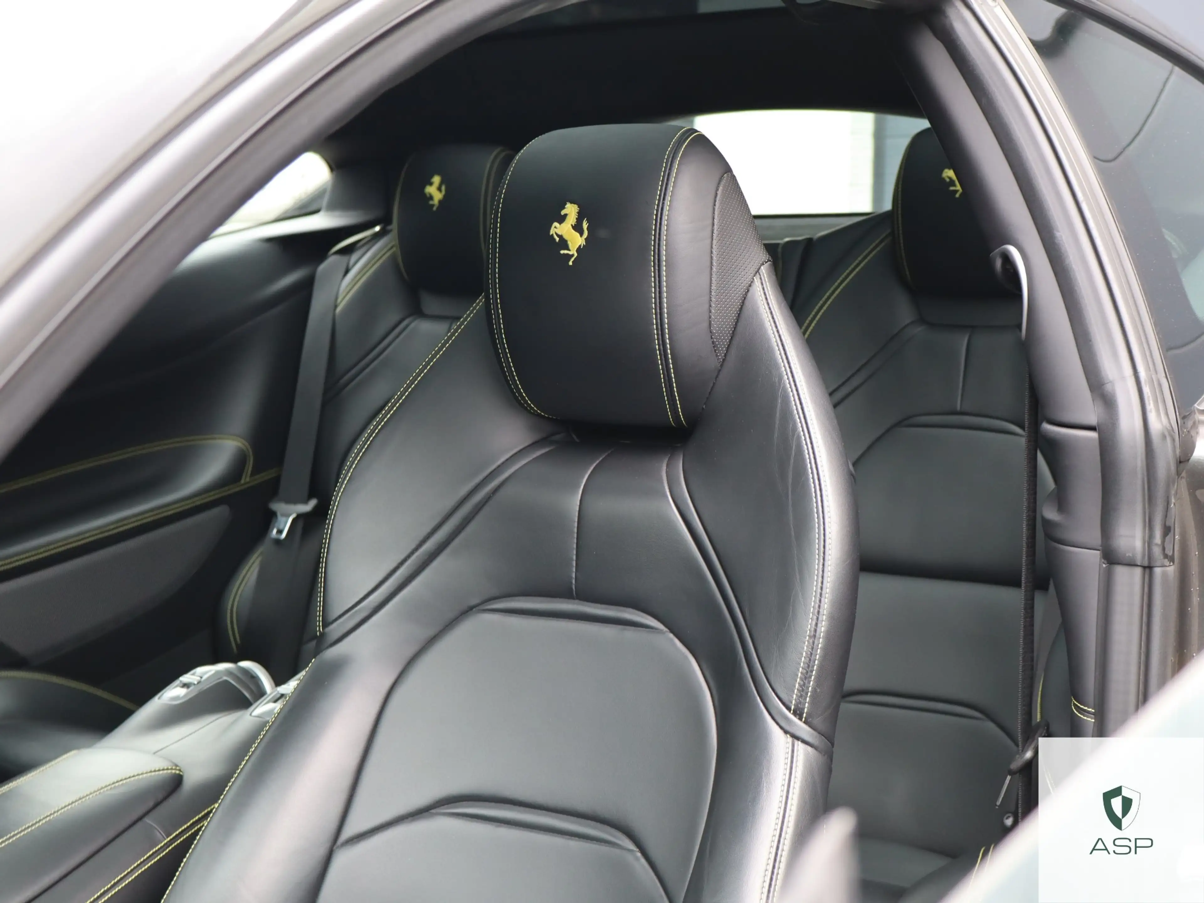 Ferrari GTC4 Lusso GTC4 Lusso T 3.9 Turbo V8 | Power Warranty | Carbon | Lift | Canna Di Fucile | Passenger Display | — photo 10