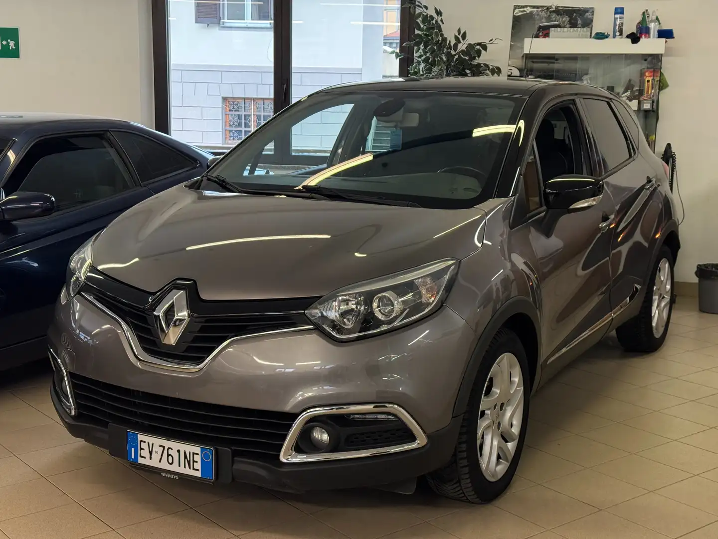 Renault Captur 1.5cc 90CV DIESEL AUTOMATICO NEOPATENTATI Grigio - 1