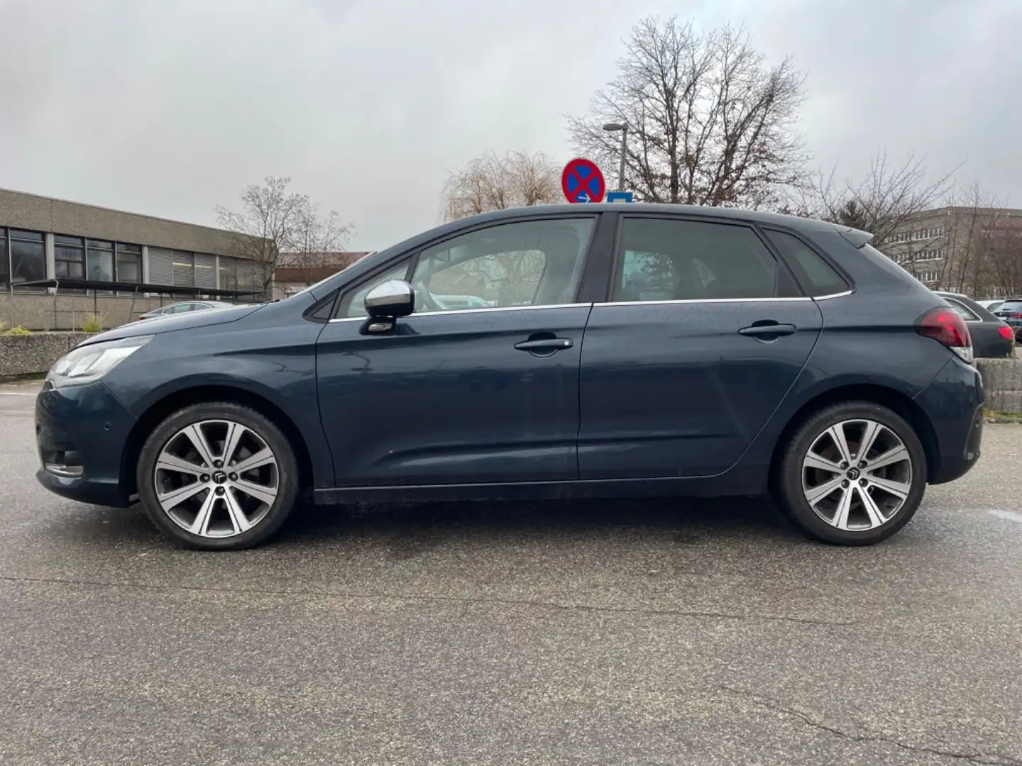 Citroen C4 Lim. Selection Grau - 2