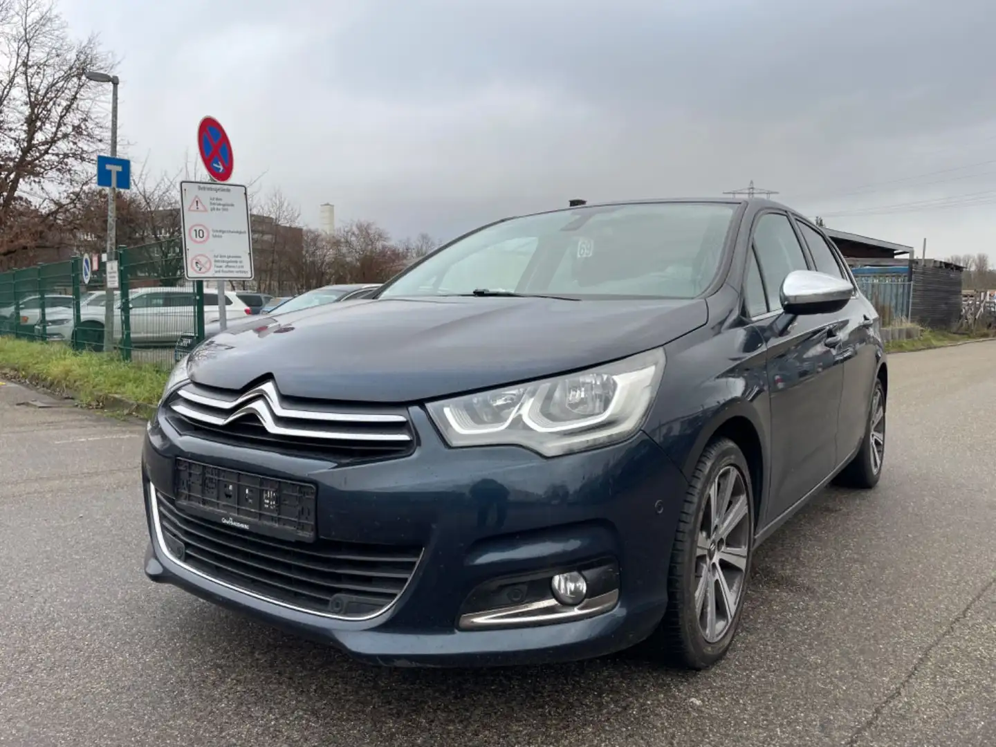 Citroen C4 Lim. Selection Grau - 1