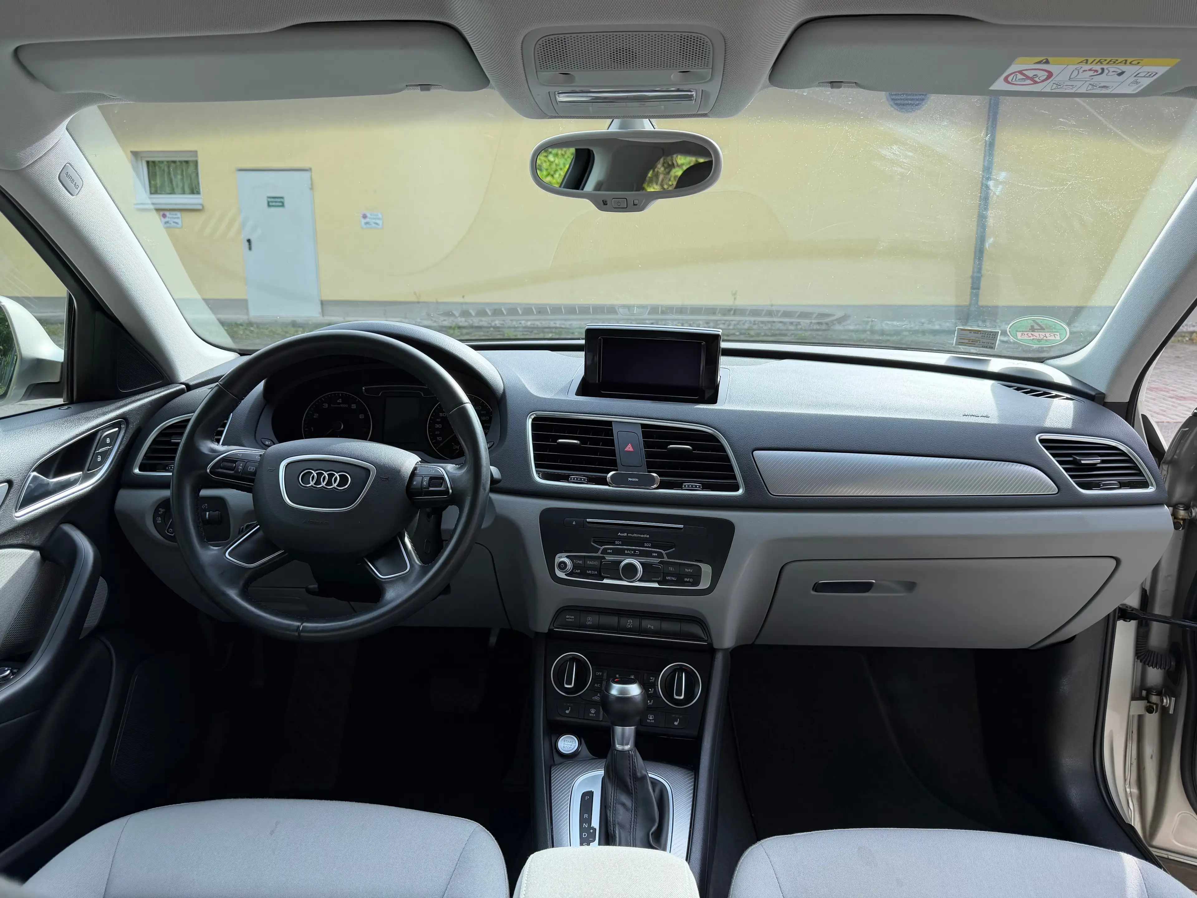 Audi Q3 Q3 1.4 TFSI cylinder on demand S tronic sport — photo 12