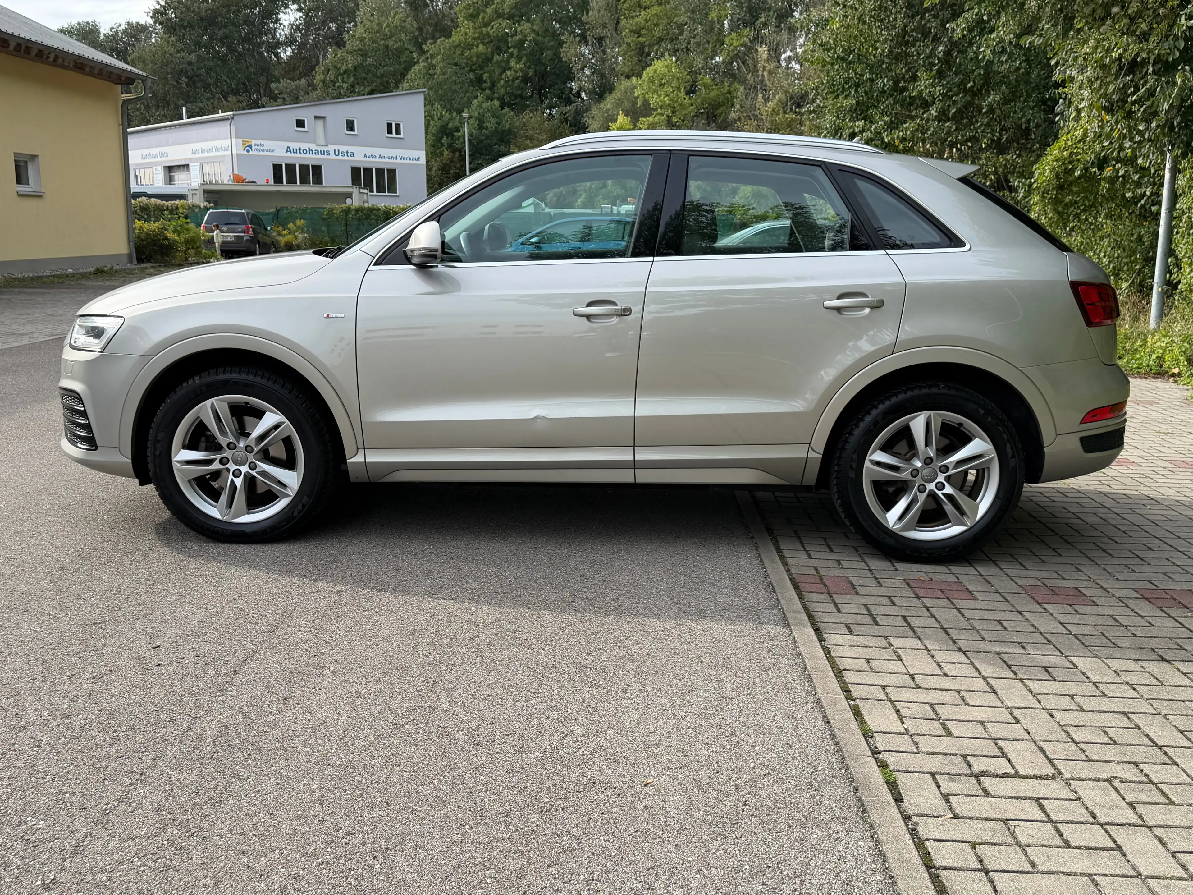 Audi Q3 Q3 1.4 TFSI cylinder on demand S tronic sport — photo 6