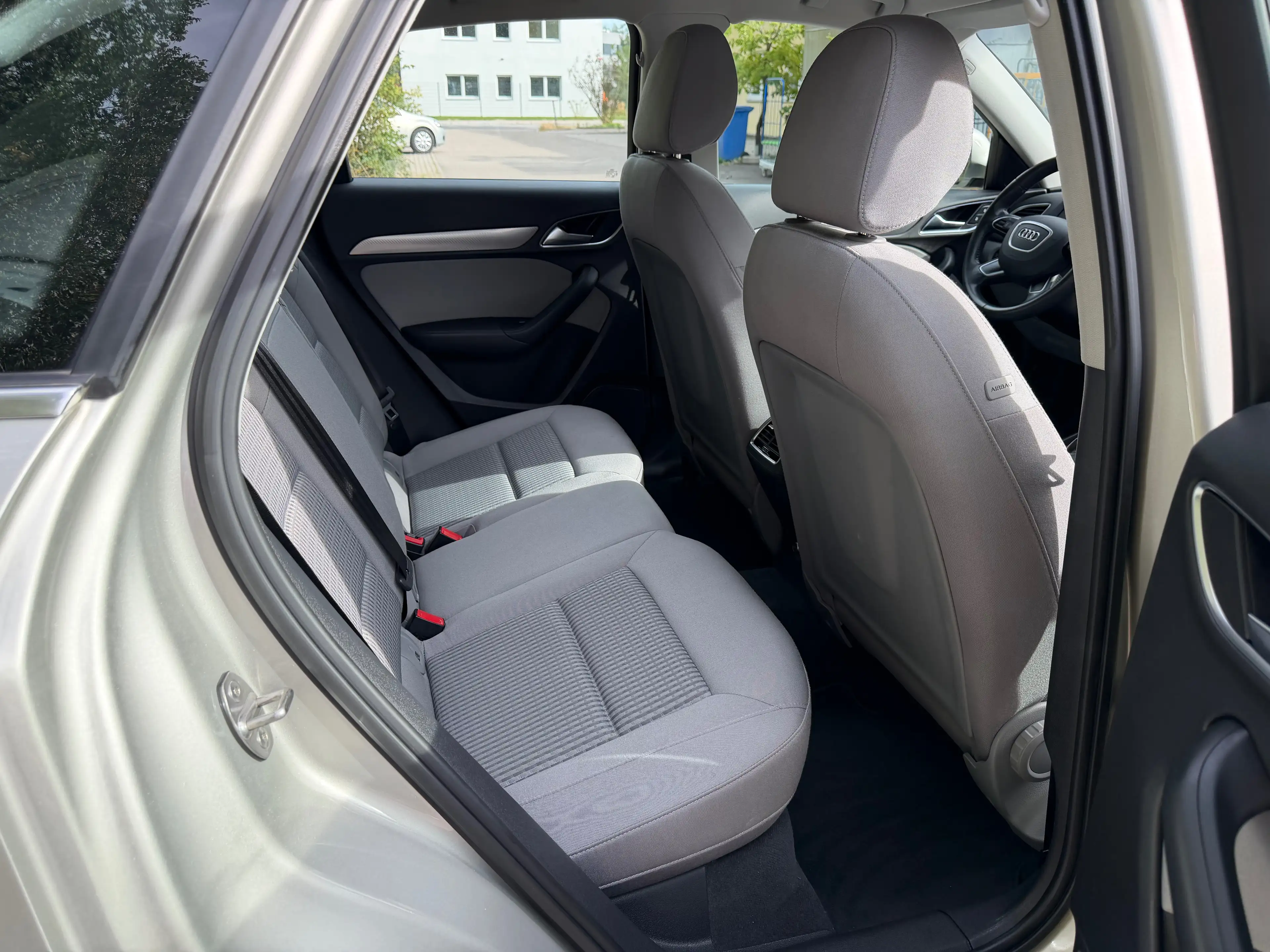 Audi Q3 Q3 1.4 TFSI cylinder on demand S tronic sport — photo 10