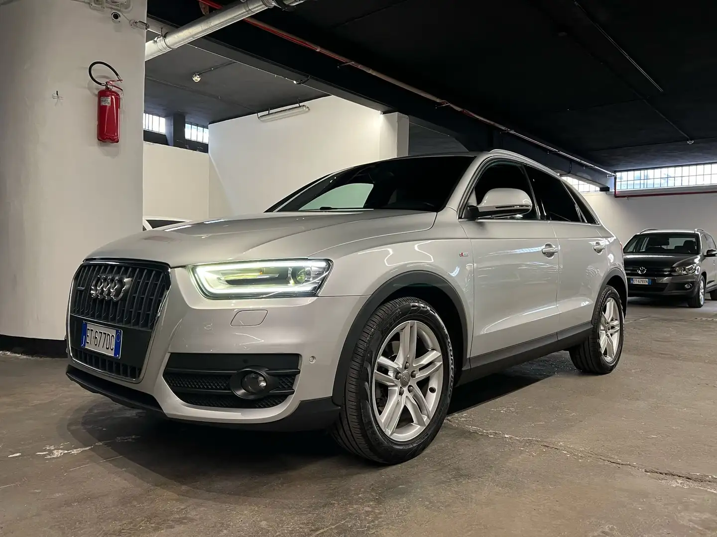 Audi Q3 2.0 TDI quattro S-line Grigio - 1