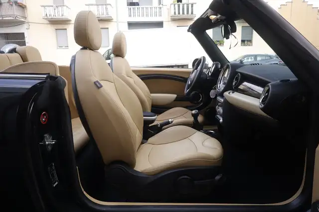 Mini Convertible view 10