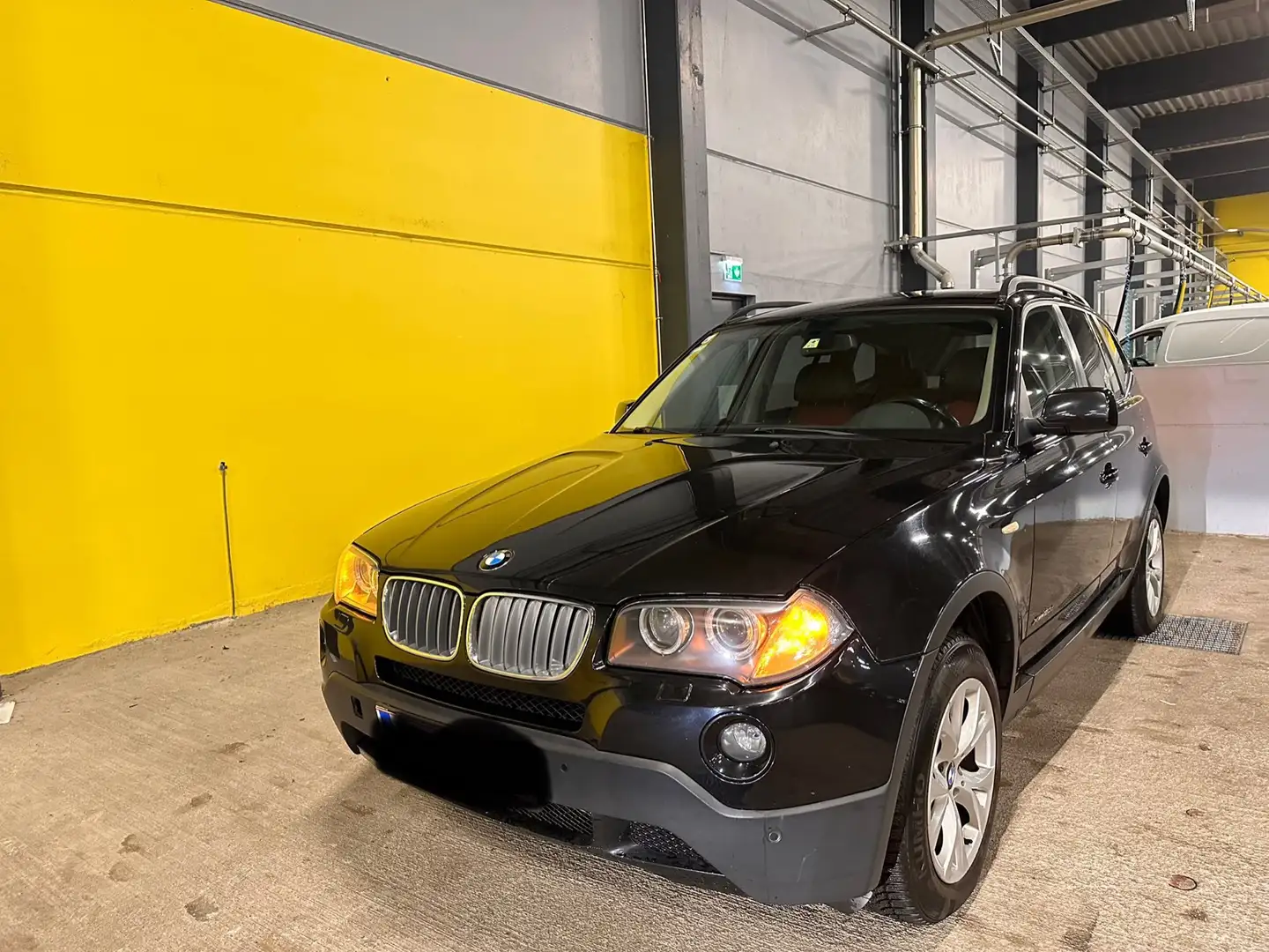 BMW X3 BMW X 3 2.0D Schwarz - 2