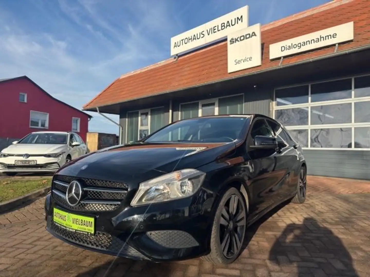 Mercedes-Benz A 180 A A 180 BlueEfficiency Noir - 1