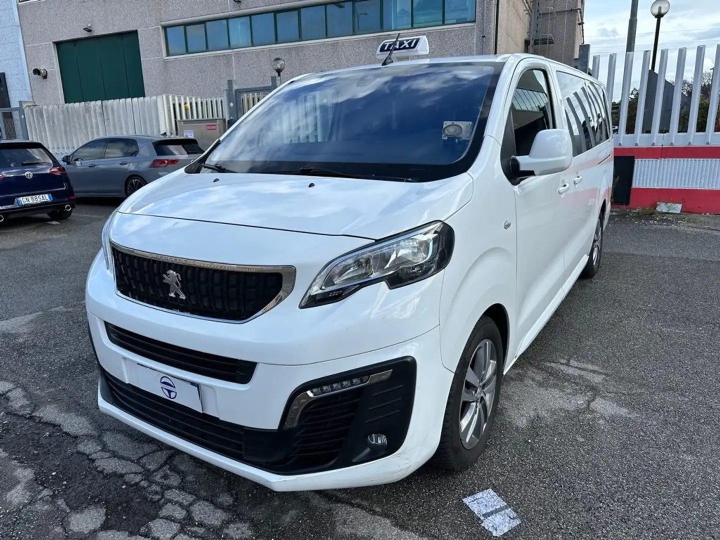 Peugeot Traveller BlueHDi  S&S EAT8 Allure 9 posti Bianco - 1
