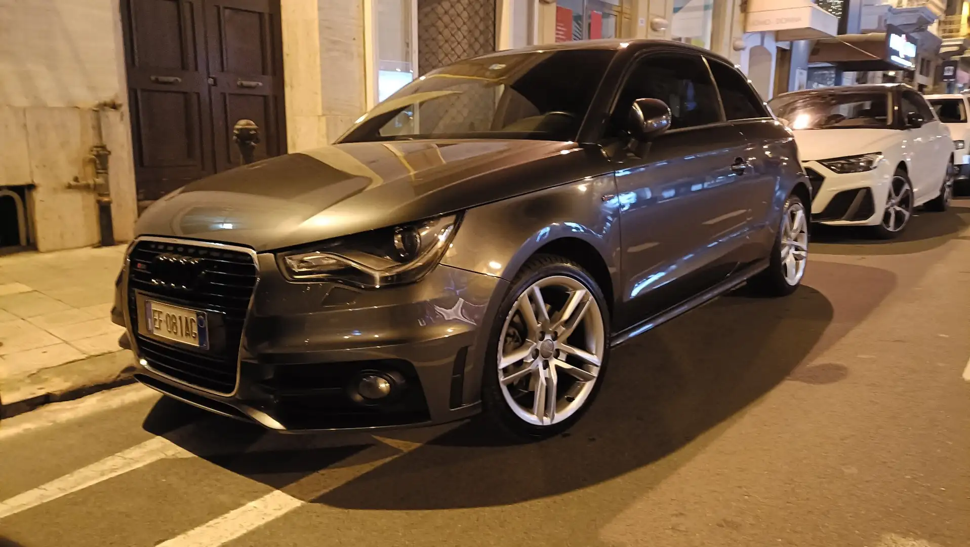 Audi A1 1.6 tdi Attraction 105cv - 2