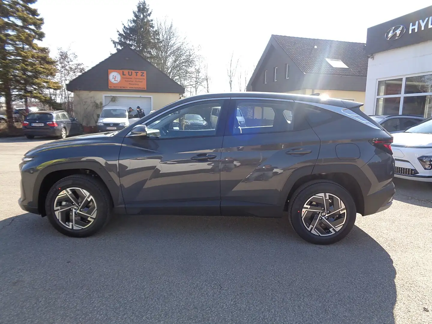 Hyundai TUCSON Tucson 1,6 T-GDI HEV 2WD Smart Line Aut. Grau - 2