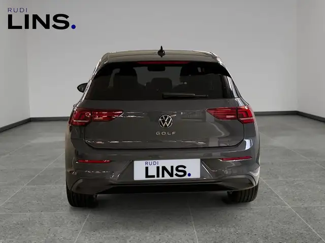 Volkswagen Golf view 4