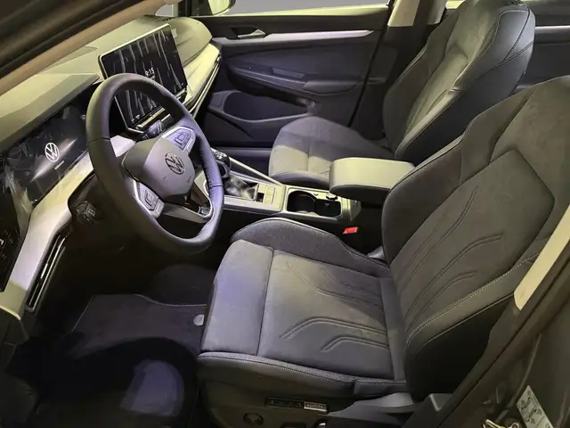 Volkswagen Golf view 9