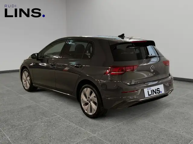 Volkswagen Golf view 3