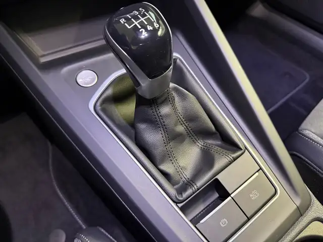 Volkswagen Golf view 16