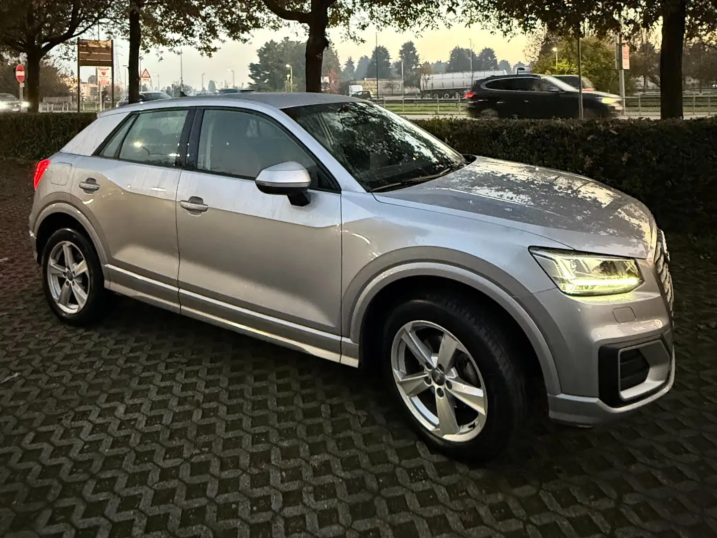 Audi Q2 Q2 30 1.0 tfsi Business Grigio - 1