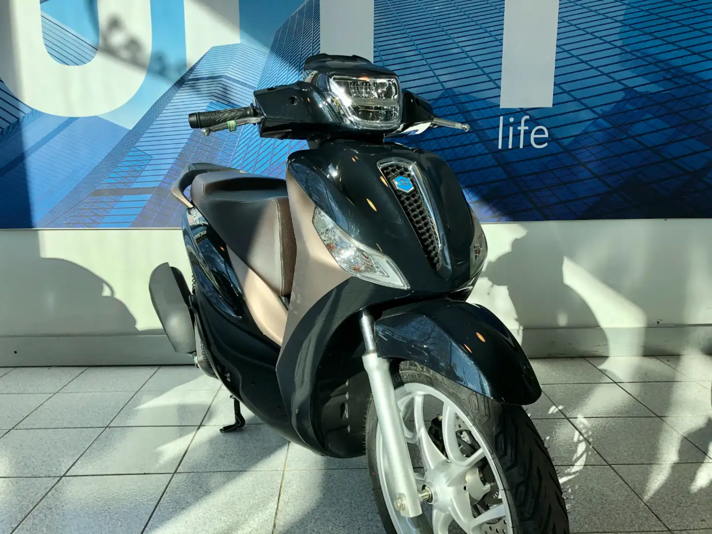nuovo Piaggio Medley 125 Scooter a Milano - Mi per € 3.399,-