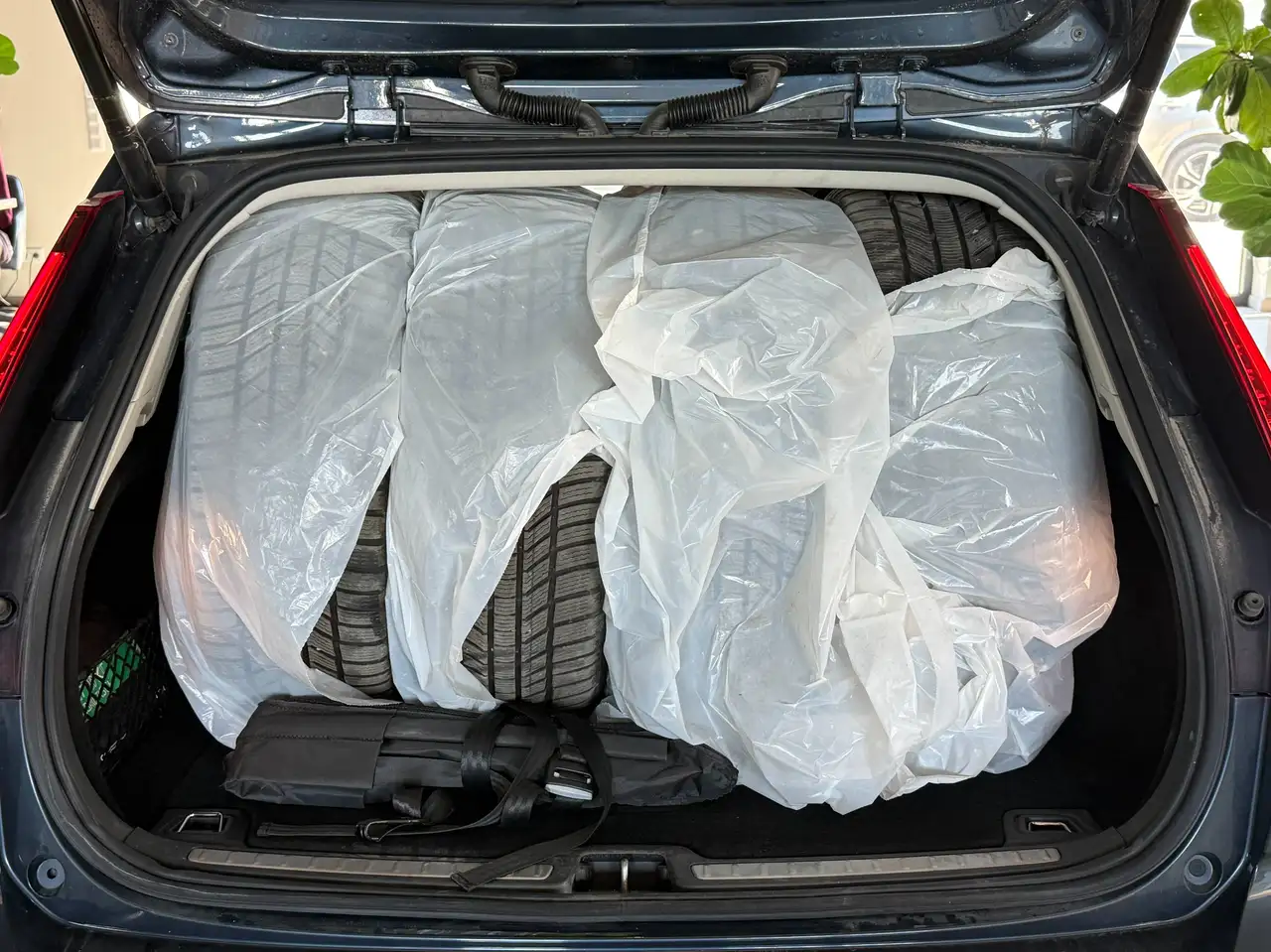 Volvo V60 Inscription Plug-In Hybrid AWD-AHK-1.Besitz, миниатюра 6