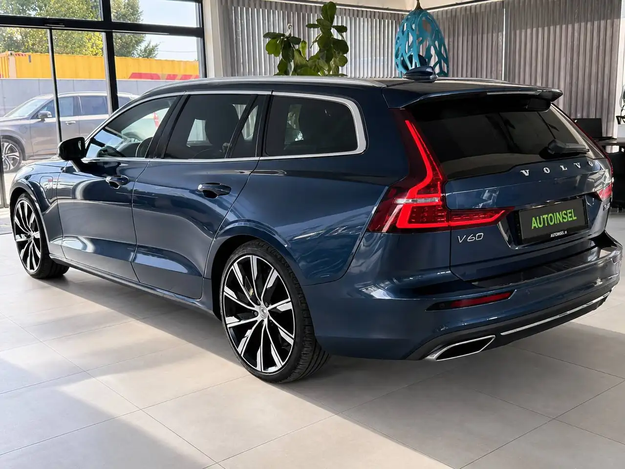 Volvo V60 Inscription Plug-In Hybrid AWD-AHK-1.Besitz, миниатюра 5