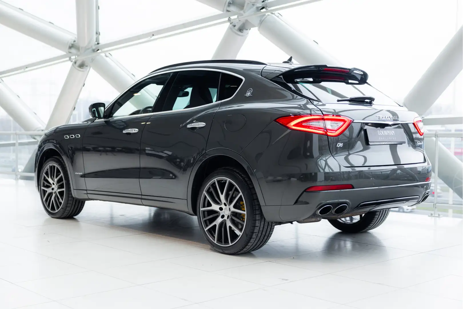 Maserati Levante 3.0 V6 AWD GranSport | Verde Ossido | Driver Assis Groen - 2
