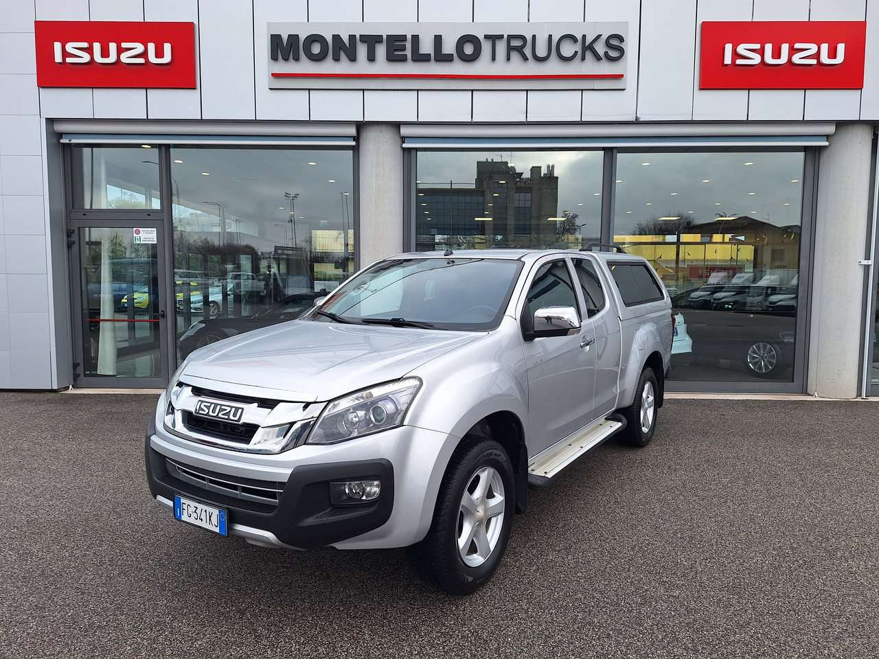 Isuzu D-Max 2.5 td space Solar Plus 4x4 Hard Top Gancio Traino