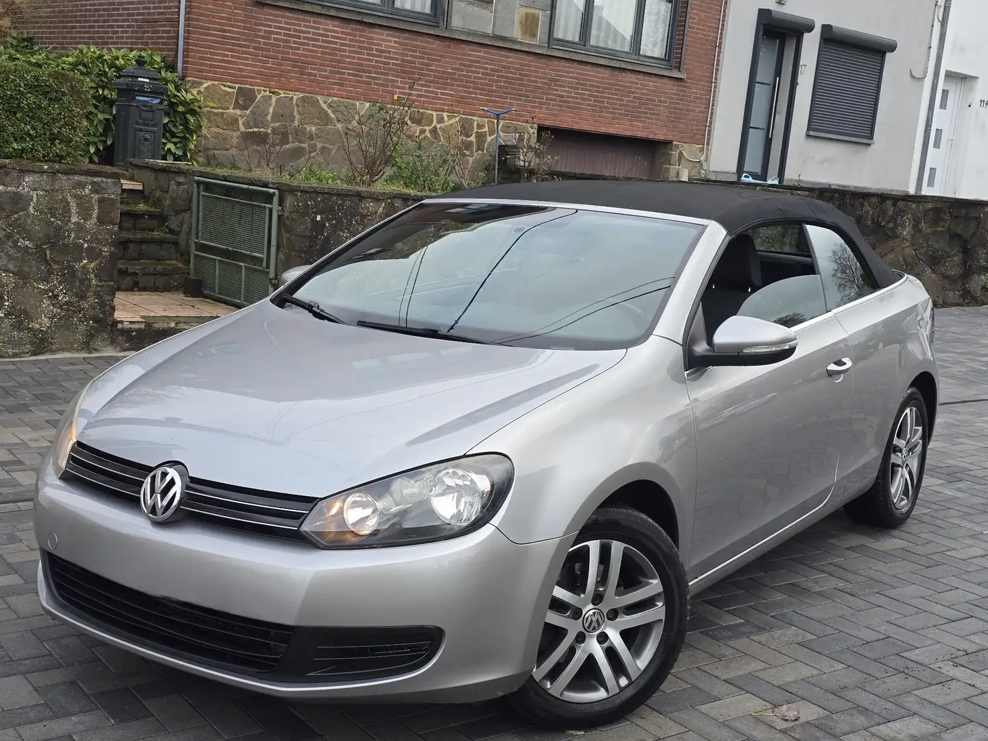 Volkswagen Golf Cabriolet Cabrio 1.6 TDI BlueMotion Technology Exclusive - 1